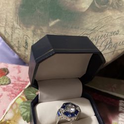 BEAUTIFUL!!! Sterling Silver Victorian Blue Sapphire Ring With White Diamond Sapphire In The Center 
