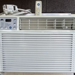 GE 10,150 BTU Digital Air Conditioner W/Remote. Unit Is Clean & Runs Great. Air Flow Ice Cold & Strong.