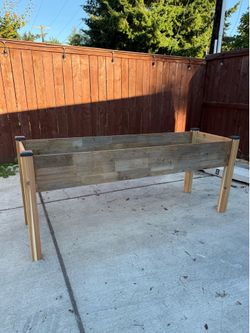 Raised Cedar Garden Bed Planter 6ft x 2ft – Excellent Condition