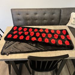 Heart Fur Scarf New (UTC Area)