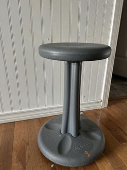 Wiggle Stool 