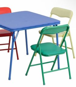 Kids table and chairs new