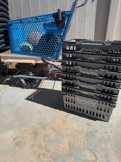 Party city shopping kart and 8 baskets