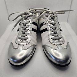 Prada matchrace sneakers sz 38 shoes US 8 Silver white black women Designer

Good pre-owned condition, worn lightly, some scuffs and scratches 

Size 