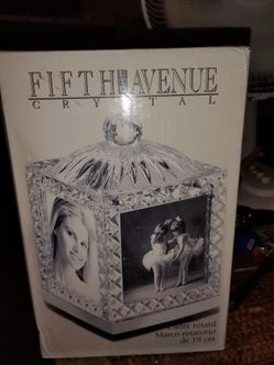 Fifth avenue 3,x,5 revolving crystal pic frame