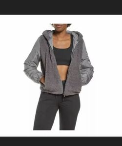 NWOT Nordstrom Zella Sherpa Bomber Gray Jacket Size Medium COZY FLUFFY Approximately