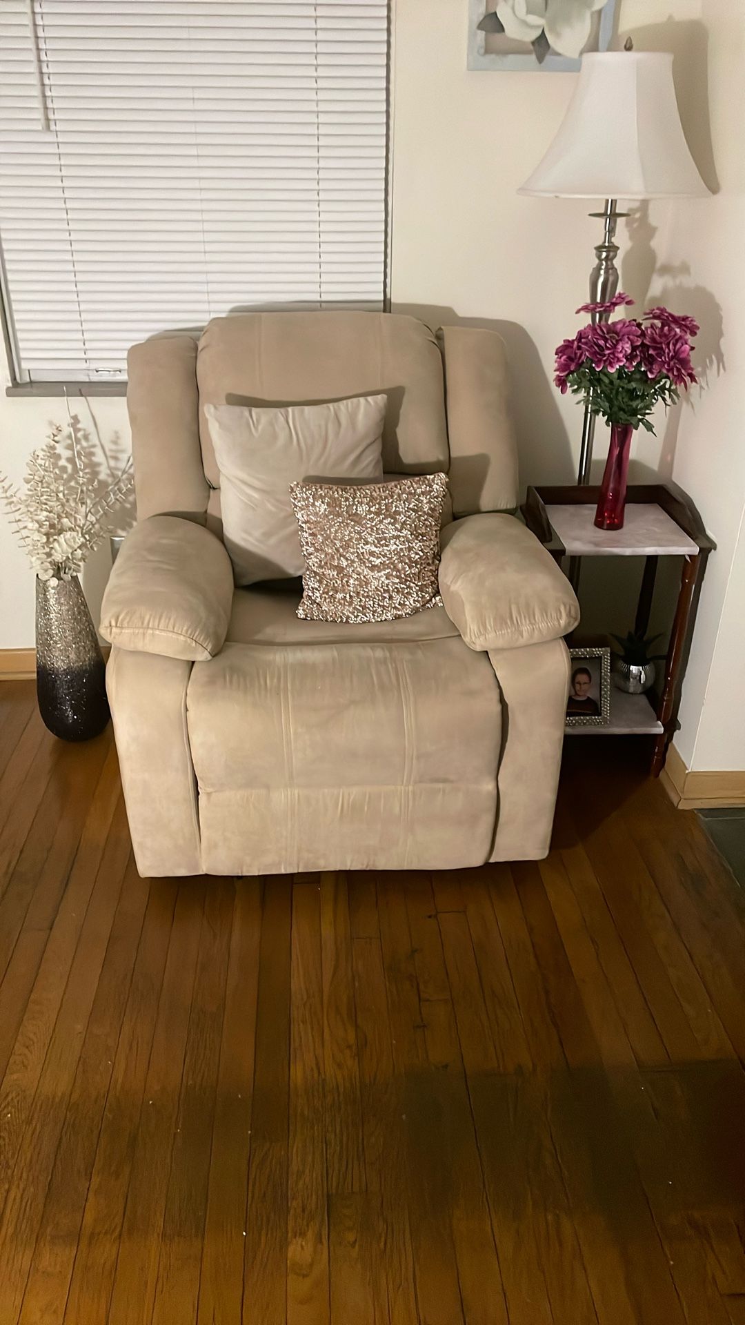 Recliner Excellent Condition
