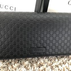 GUCCI WALLET ON CHAIN ONLY USED ONCE AS GOOD AS BRAND NEW 