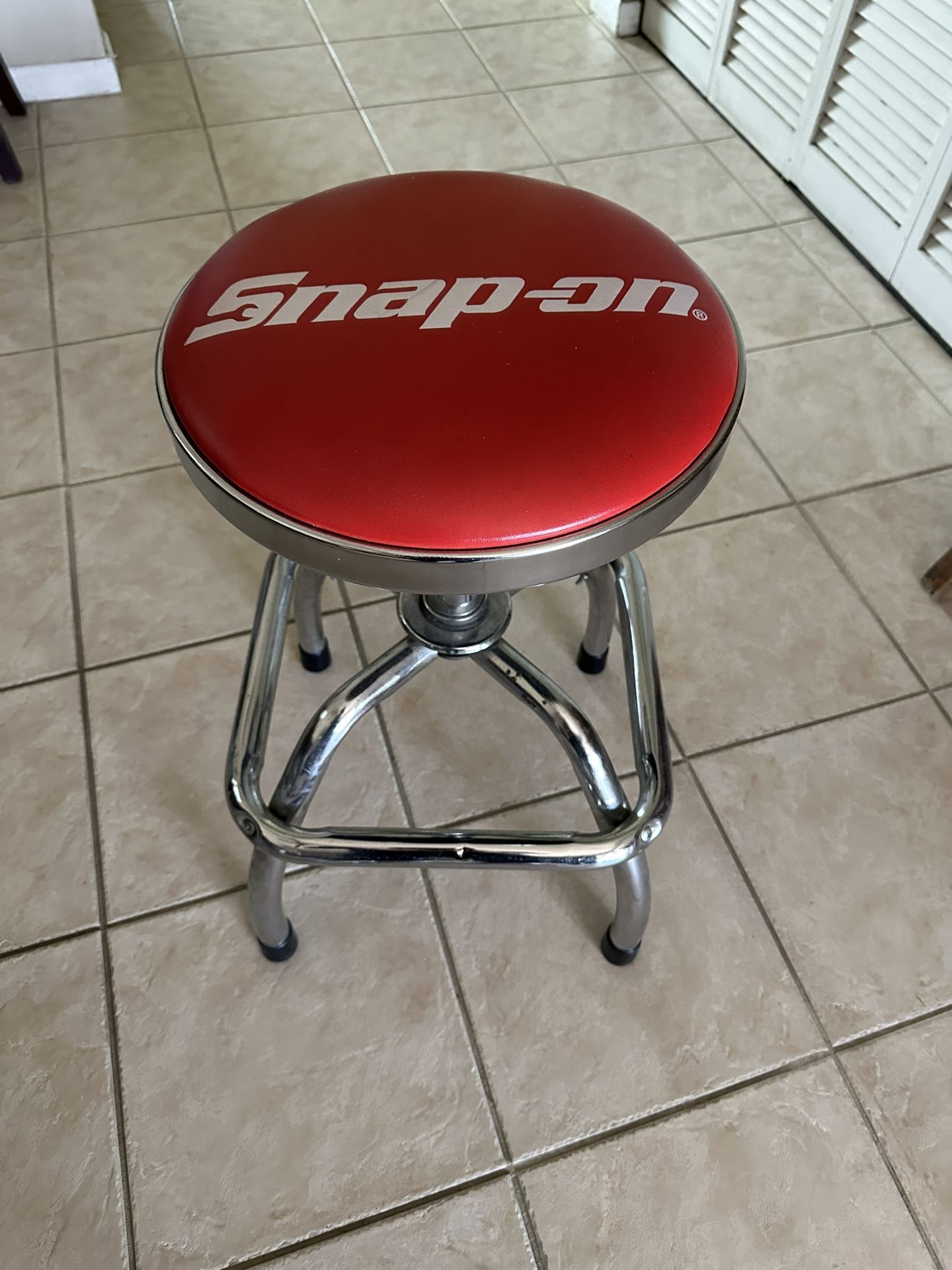 Snap on stool deals