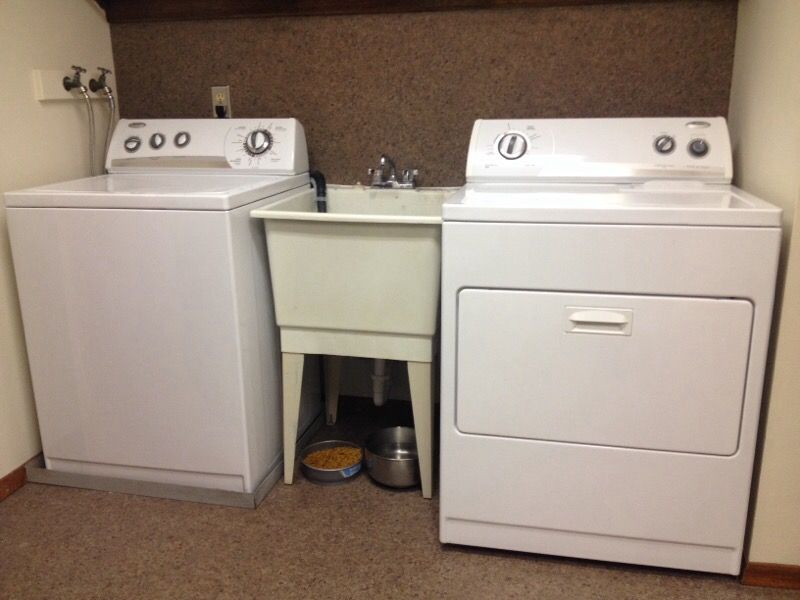 Whirlpool Washer dryer pair like. New