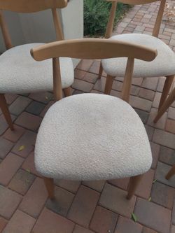 Set of 4 dining chairs