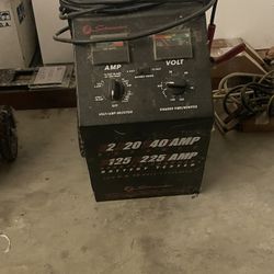 Schumacher SE-2254 Heavy Duty Battery Charger 225 Amp