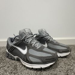 Nike Vomero 5 Size 11 Men’s