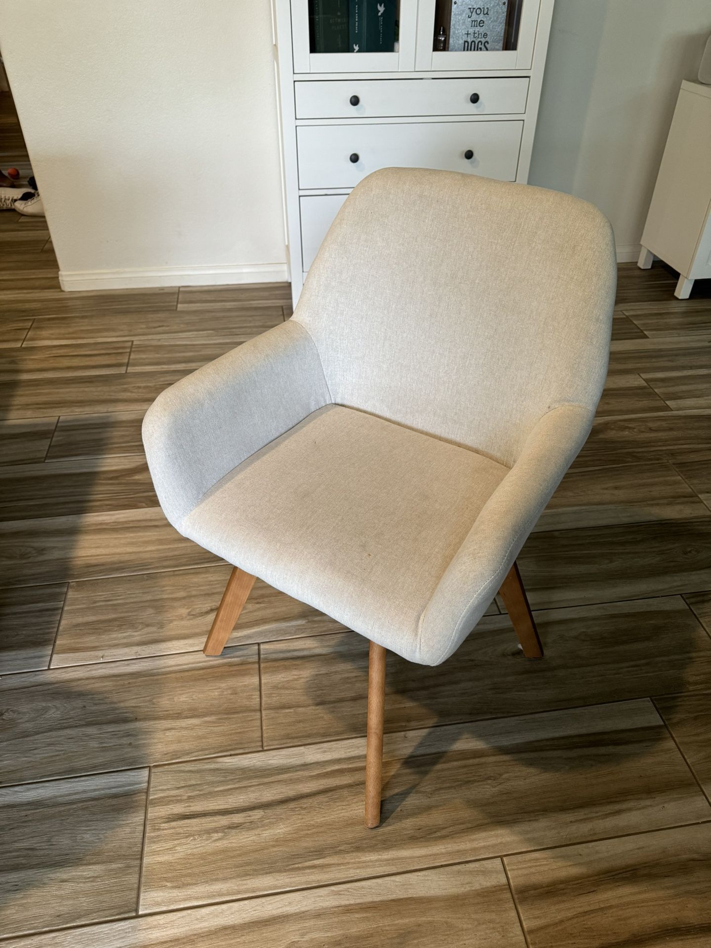 Dinning Chair Desk Chair No Wheels, Mid Century Modern 360 Swivel Accent Chair, Linen Fabric Upholstered Armchairs with Wood Legs, Off White $100 Each