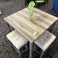5 Piece Dining Table Set - We Deliver 