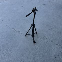 Sunpak 5858DLX Medium Duty Video Tripod