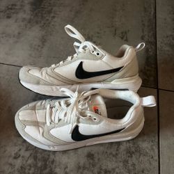 Nike Low-Top Sneakers White and Beige