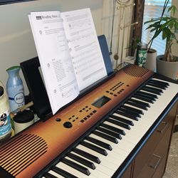 Yamaha PSR-E360MA 61-key digital portable keyboard and stand 
