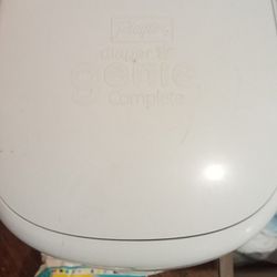 Diaper Genie With 5 Refills And Size 1 Pampers