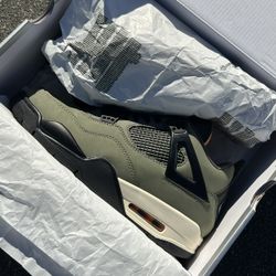 Jordan 4 Retro Undefeated OG 