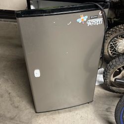 Kenmore Mini Fridge 