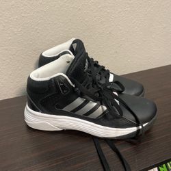 Adidas Cloud Foam Youth Size 3