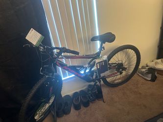 Hyper mountain bike