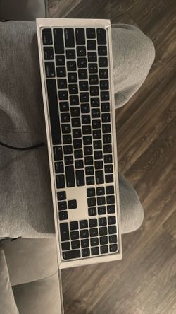 Apple Magic Keyboard with Touch ID + Numeric Keypad (Black) – NEW – Model A2520