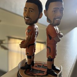 Bobble heads