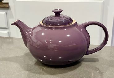 Le Creuset Cassis Classic 1.3L Teapot NWT
