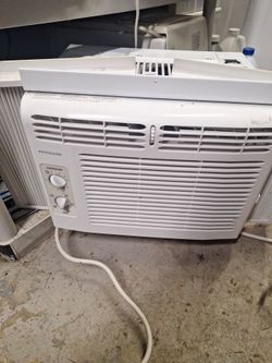 Nrw Frigidaire  window Airconditioner.