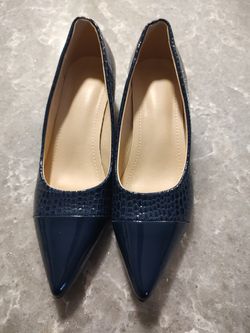 Navy Blue shoes never worn alligator style along the edges (39)8 1/2