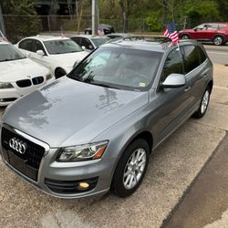 2010 AUDI Q5 3.2 V6 QUATTRO PREMIUM PLUS
FINANCING AVAILABLE THROUGH LENDERS!
CLEAN CARFAX!
CLEAN TITLE!
