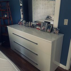 White Dresser  Good Condition Functi