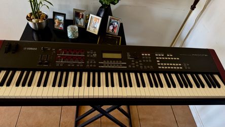 Yamaha MOXF8 88-Key Music Synthesizer