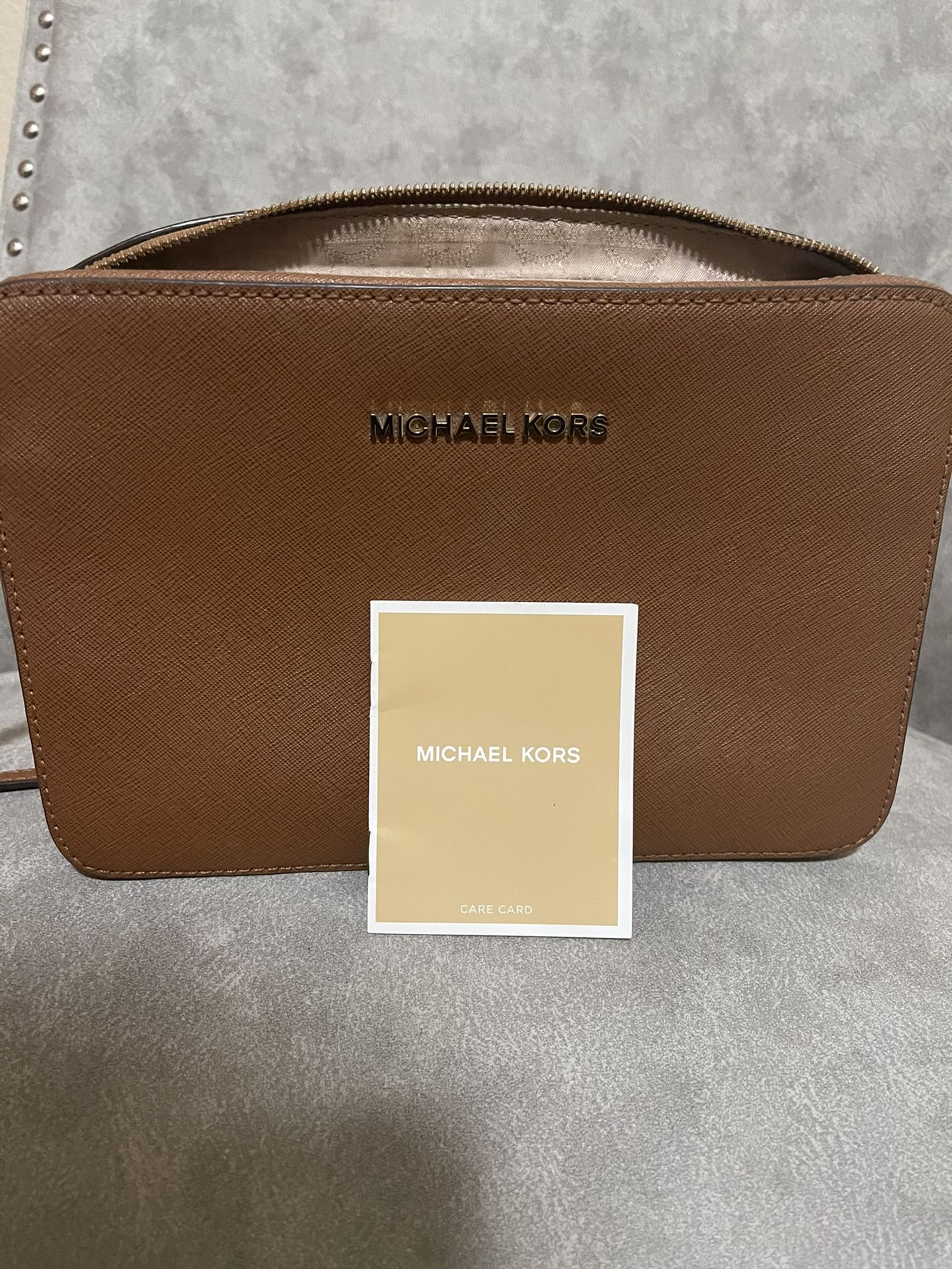 Michael Kors Jetsetter Purse
