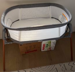 Chicco Baby Bassinet with Mattress