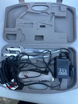 Rapala Electric Fillet Knife Kit – Never Used