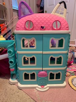 Gabby's Dollhouse Playset