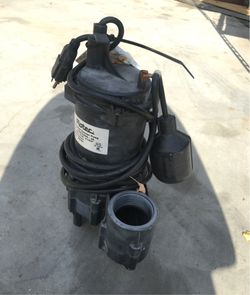 Submersible sewage pump