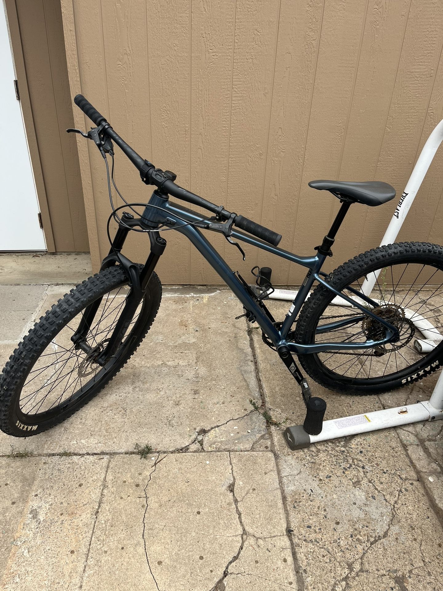 Giant Fathom 2 Mountain Bike