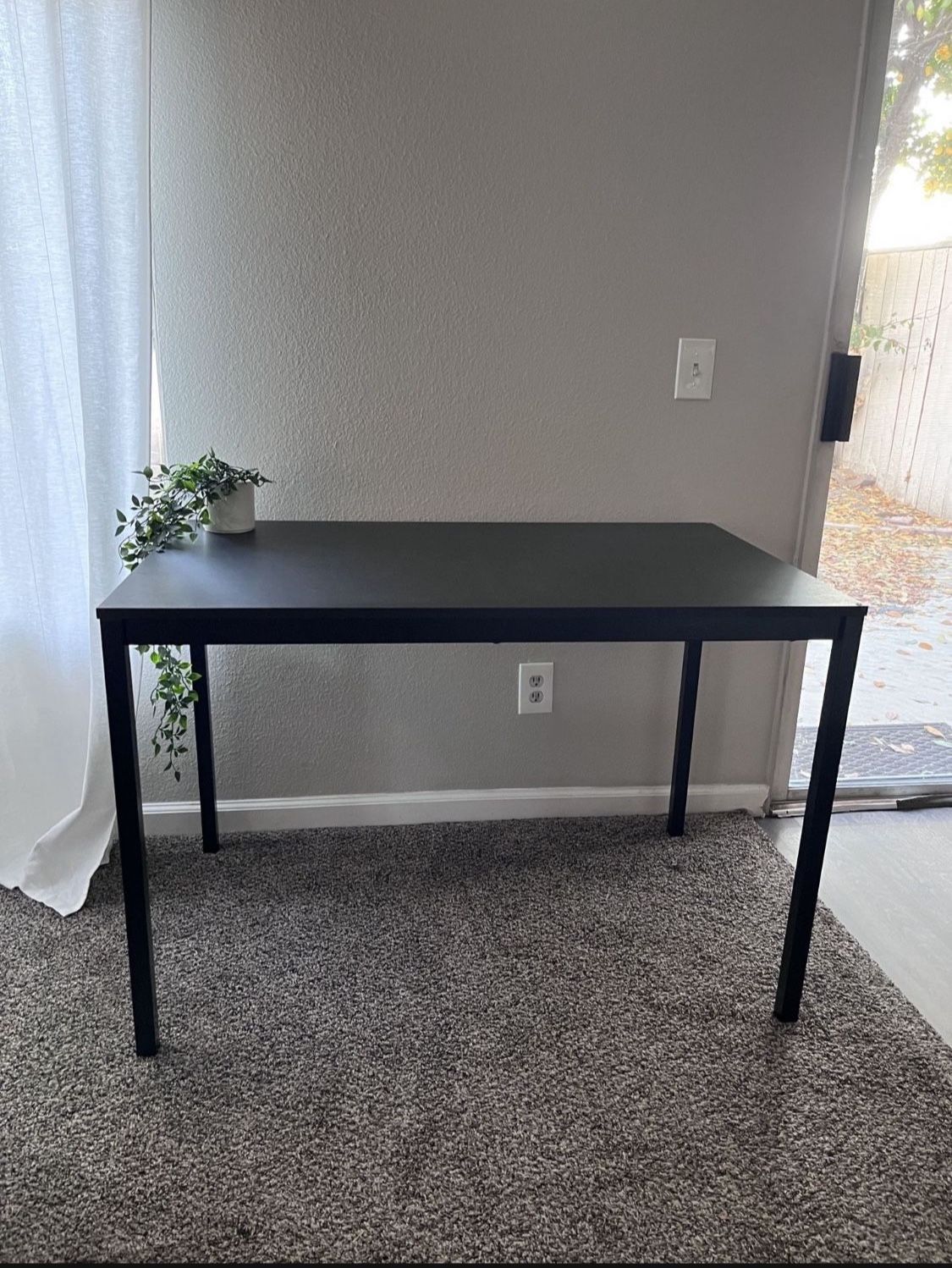 Table / desk