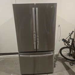 GE REFRIGERATOR