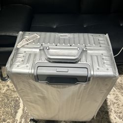Champs Elite Hard-Style Carry on Suitcase