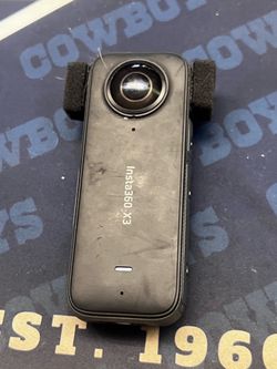 Insta360 X3 360 Action Camera & Car Mount
