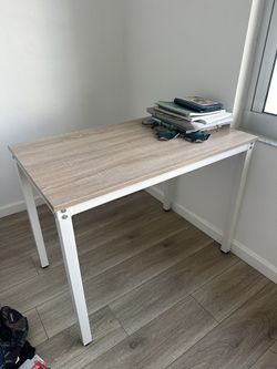Desk ,. BRAND New/ Beautiful