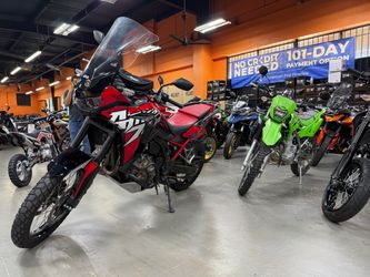 2022 - Honda Africa Twin - 1100cc with DCT || cash and finance - clutch and auto mode