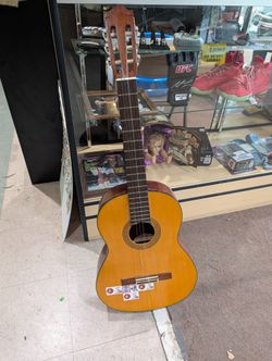 Yamaha CG-131S Classical Acoustic Guitar Full Size Nylon String Natural Finish