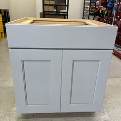 Base cabinet 