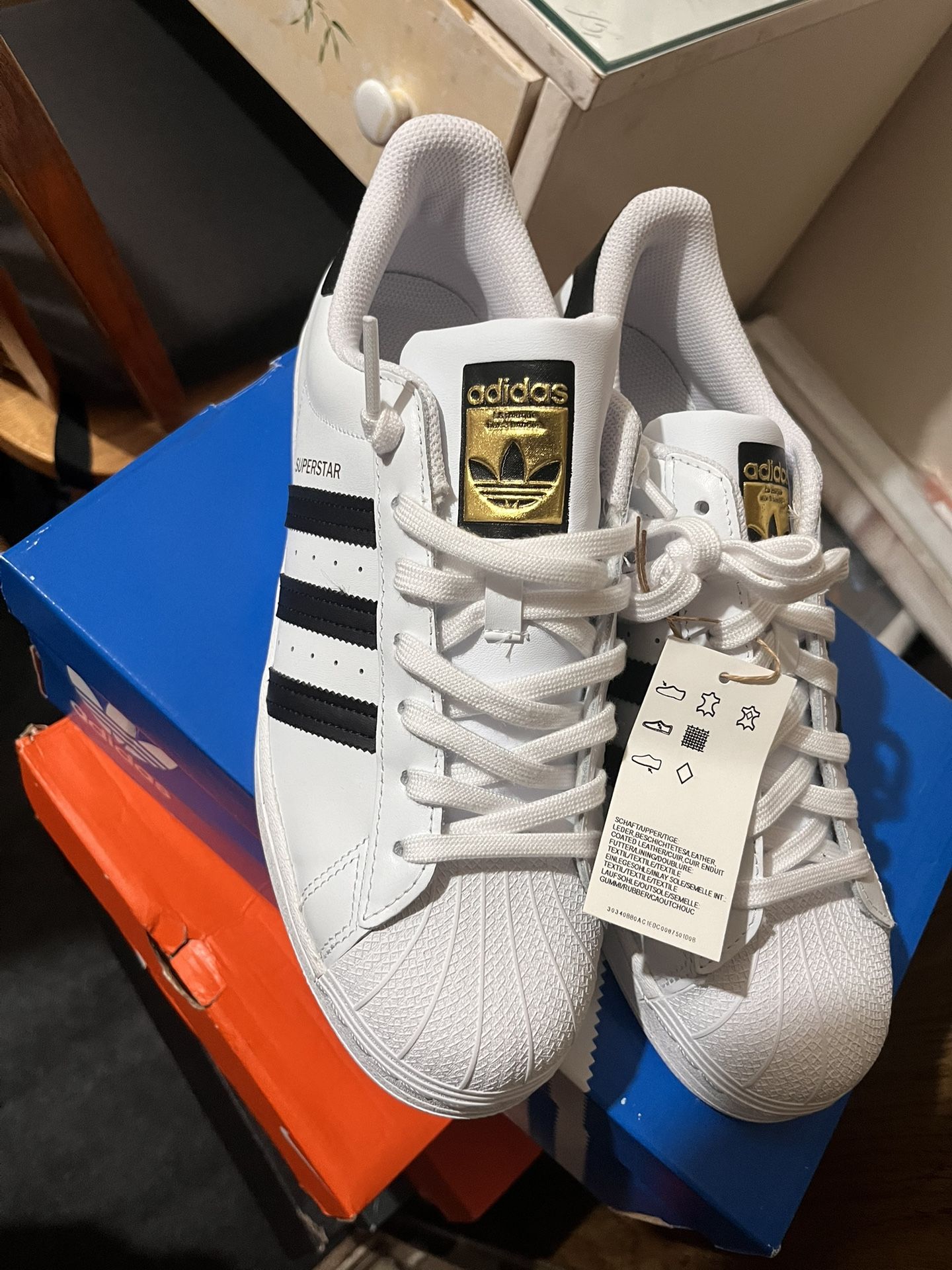 Adidas Brand new Superstar